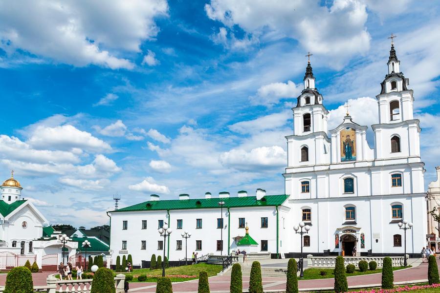 19 октября в четверг в Минском Свято-Духовом Кафедральном Соборе в 19.00 планируется молодежное мероприятие, которое будет включать музыкальную и танцевальную программу. 19 октября в четверг в Минском Свято-Духовом Кафедральном Соборе в 19.00 планируется молодежное мероприятие, которое будет включать музыкальную и танцевальную программу.